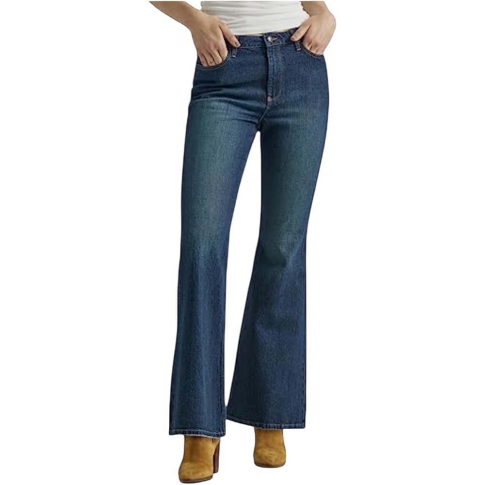 Wrangler Women’s NWT Flare/Bootcut Jeans Dark Wash Size 10 (30x32) Stretch